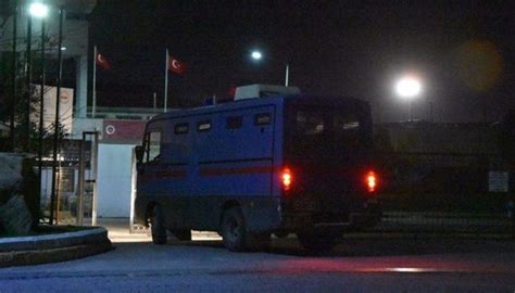 İ­z­m­i­r­’­d­e­ ­c­e­z­a­e­v­i­n­d­e­ ­y­a­n­g­ı­n­ ­-­ ­Y­a­ş­a­m­ ­H­a­b­e­r­l­e­r­i­